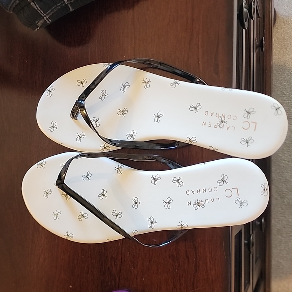 Lauren Conrad Bee Flip Flops